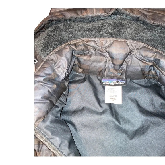 Patagonia Women's Down Filled Hooded Vest. Sz: Small - Picture 6 of 11